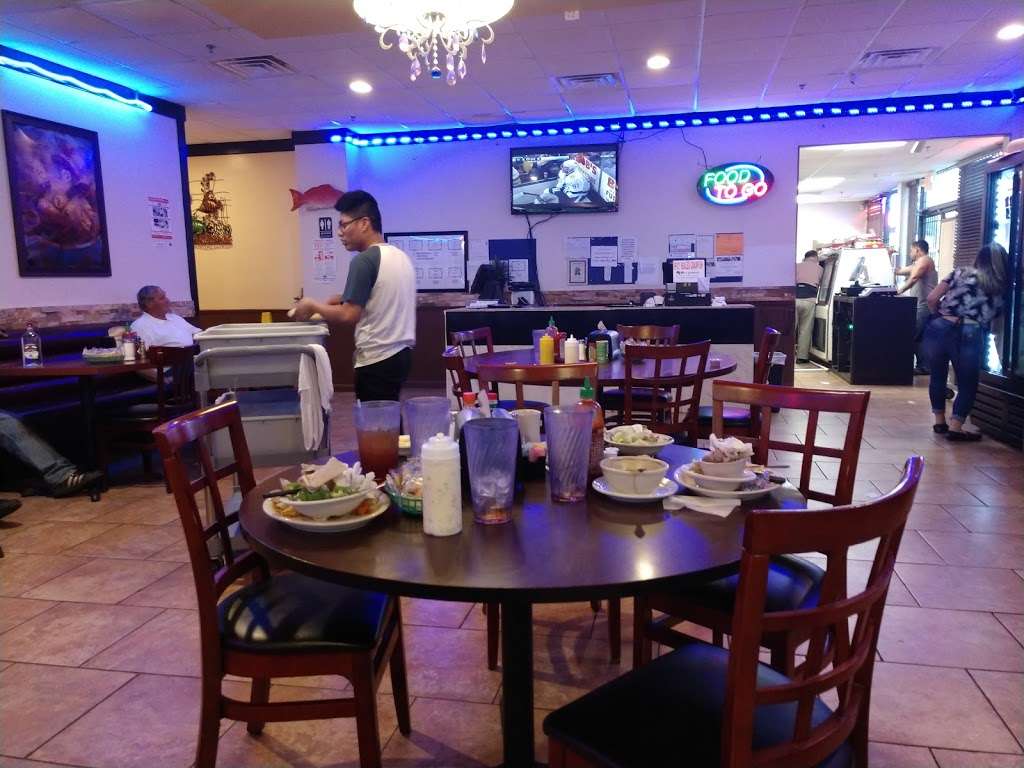 Baytown Seafood restaurant and market | 715 W Main St, Baytown, TX 77520, USA | Phone: (281) 427-2478