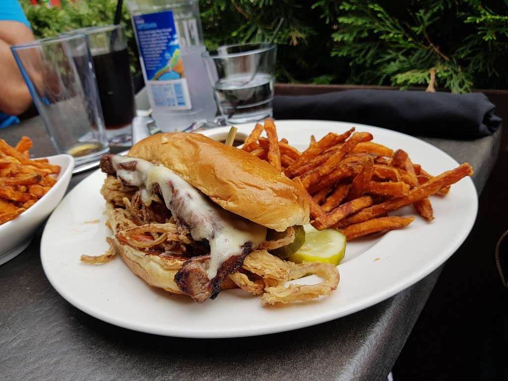 Yard House | 237 Market Street, Yonkers, NY 10701, USA | Phone: (914) 375-9273