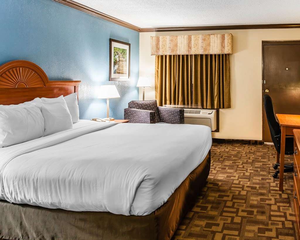 Quality Inn & Suites | 1905 John Fries Hwy, Quakertown, PA 18951 | Phone: (215) 538-3000