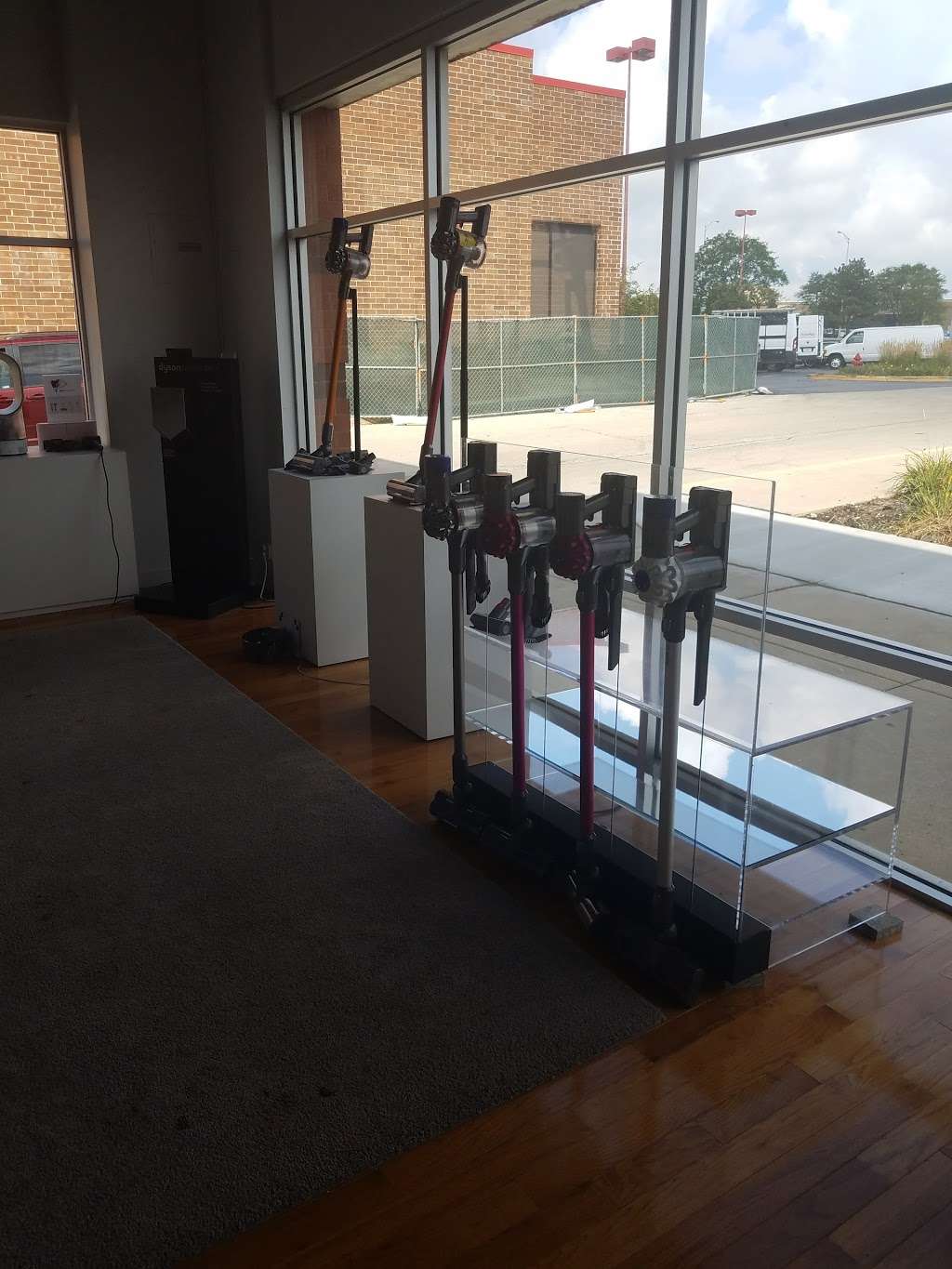 Dyson Service Center | 1025 E Golf Rd, Schaumburg, IL 60173, USA | Phone: (847) 995-8010