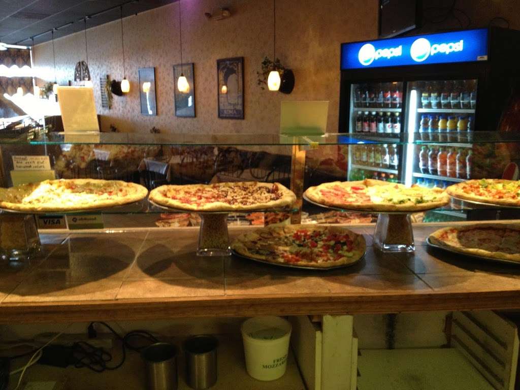 Sals Restaurant & Pizzeria | 2600 Willow Street Pike, Willow Street, PA 17584, USA | Phone: (717) 464-5693