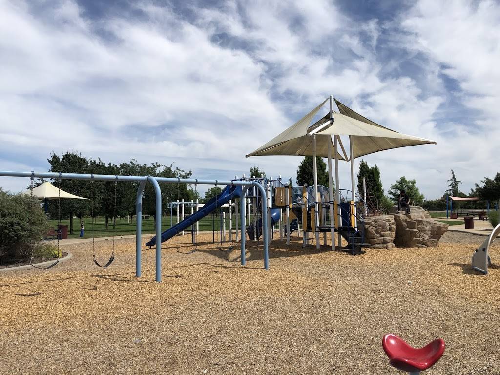 Basketball Court at Morse Park | 5540 Bellaterra Dr, Elk Grove, CA 95757, USA | Phone: (916) 405-5300