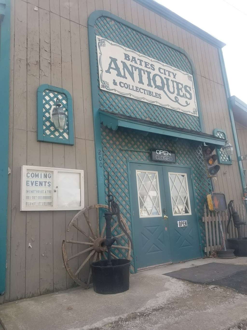 Bates City Antiques | 200 Clinton Ave, Bates City, MO 64011, USA | Phone: (816) 690-8505