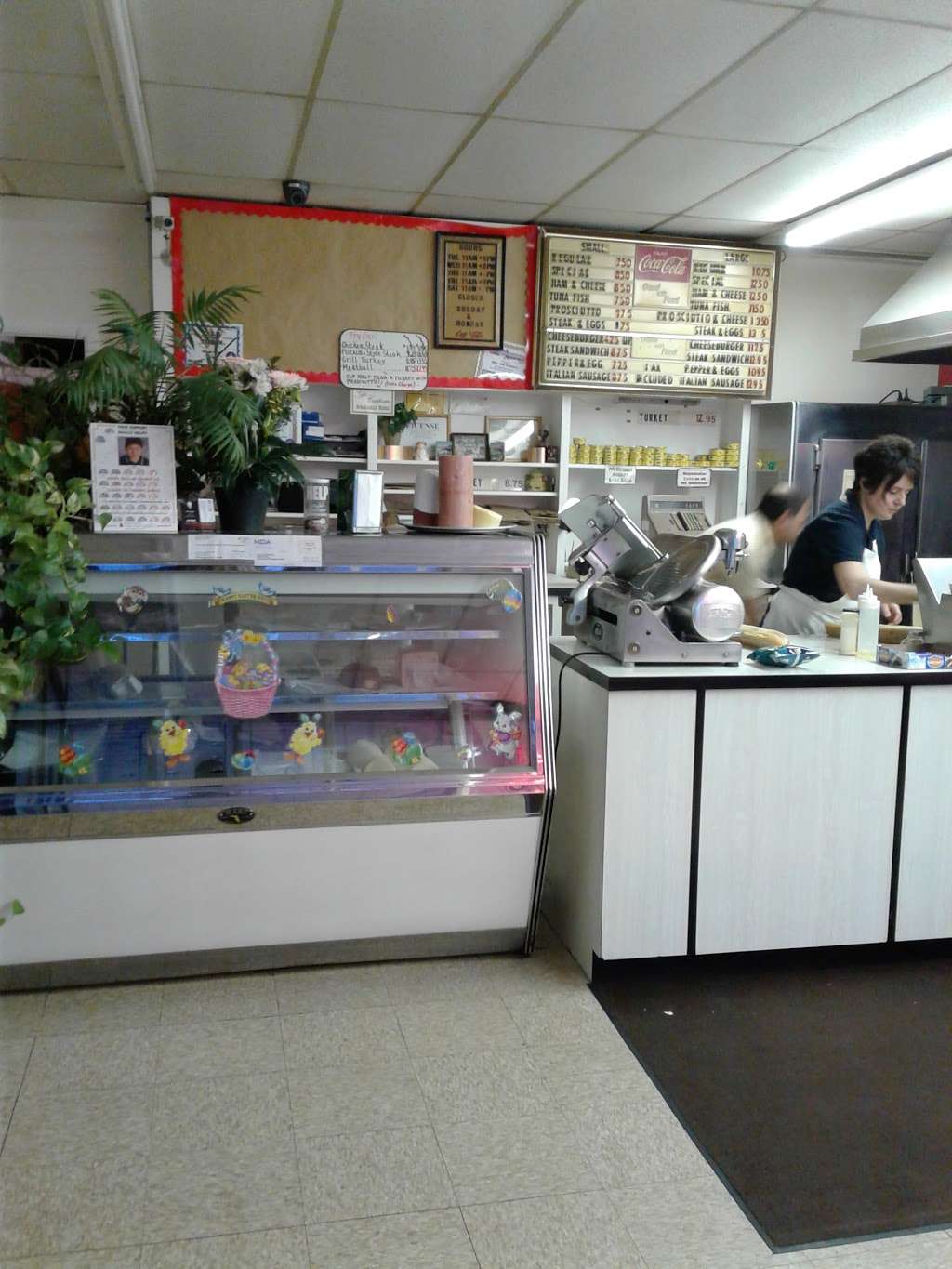 Mike & Emmas Sandwich Shop | 601 MacDade Boulevard, Folsom, PA 19033, USA | Phone: (610) 461-9194