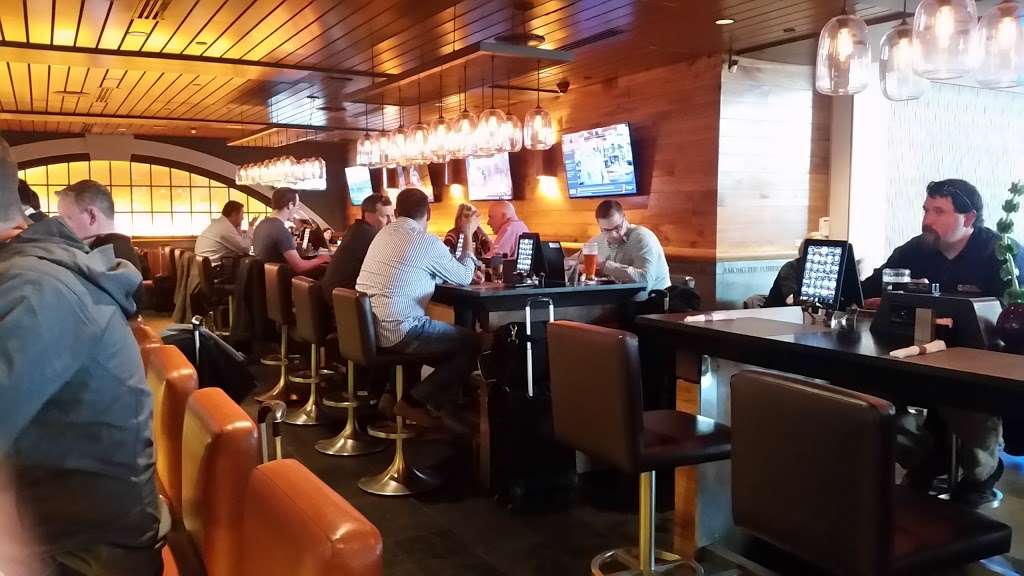 Local Tavern (Terminal F Hub) | Terminal F Philadelphia International Airport 8000 Essington Ave, Philadelphia, PA 19153, USA | Phone: (267) 684-5003