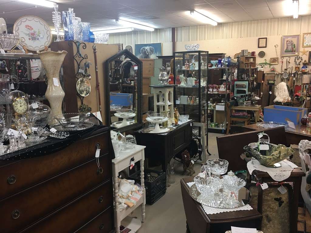 Dovetail Antiques & Collectibles | 5609 2nd St, Katy, TX 77493, USA | Phone: (281) 391-3443