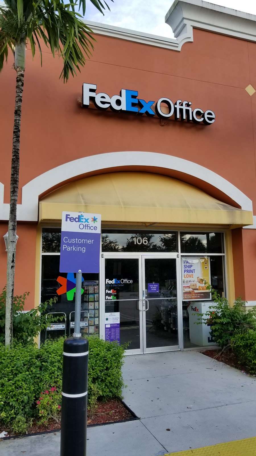 FedEx Office Print & Ship Center | 155 FL-7 Suite 106, Royal Palm Beach, FL 33414, USA | Phone: (561) 333-1058