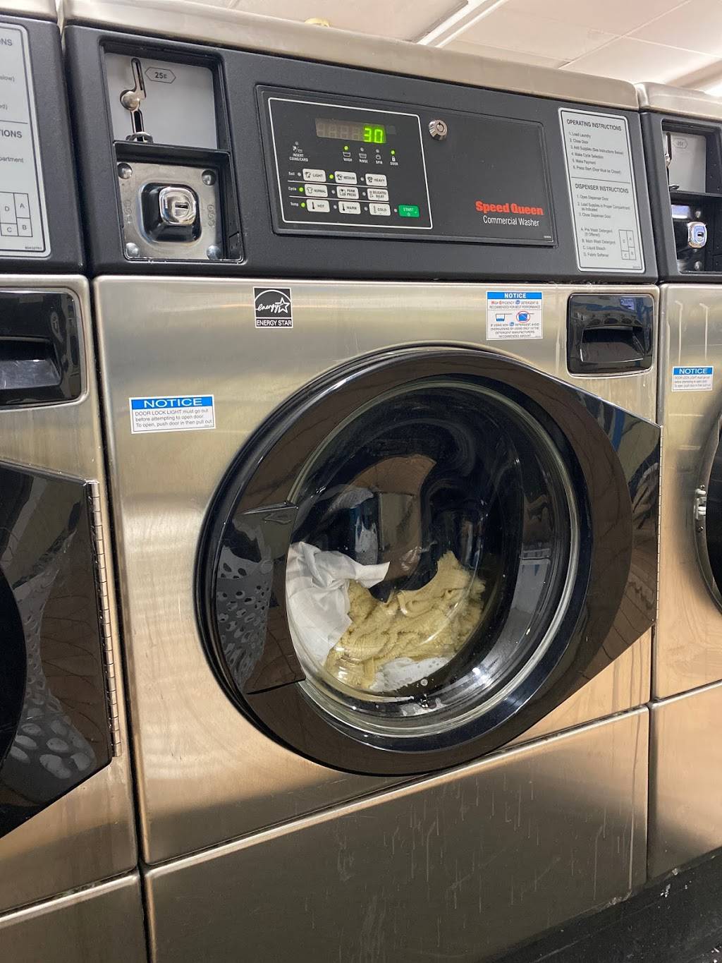 Sparkling Clean Coin Laundry | 5703 Chevrolet Blvd, Cleveland, OH 44130 | Phone: (440) 884-3455