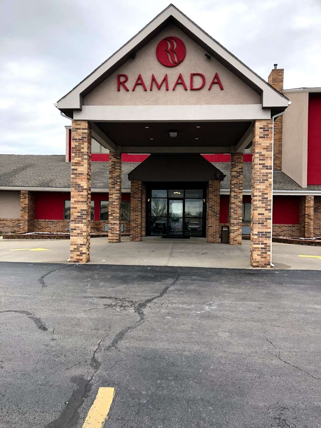 Ramada by Wyndham Platte City KCI Airport | 2512 NW Prairie View Rd, Platte City, MO 64079, USA | Phone: (816) 219-1286