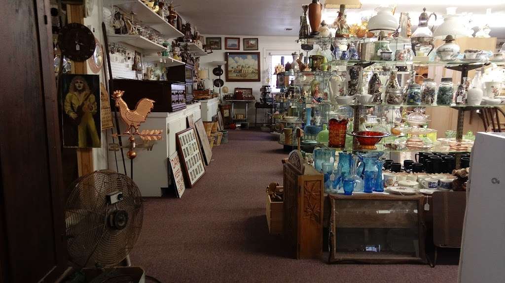 Finders Keepers Antiques And Collectables | Cleveland, TX 77328, USA