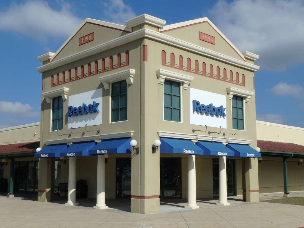 Reebok | 180 Premium Outlets Blvd, Hagerstown, MD 21740, USA