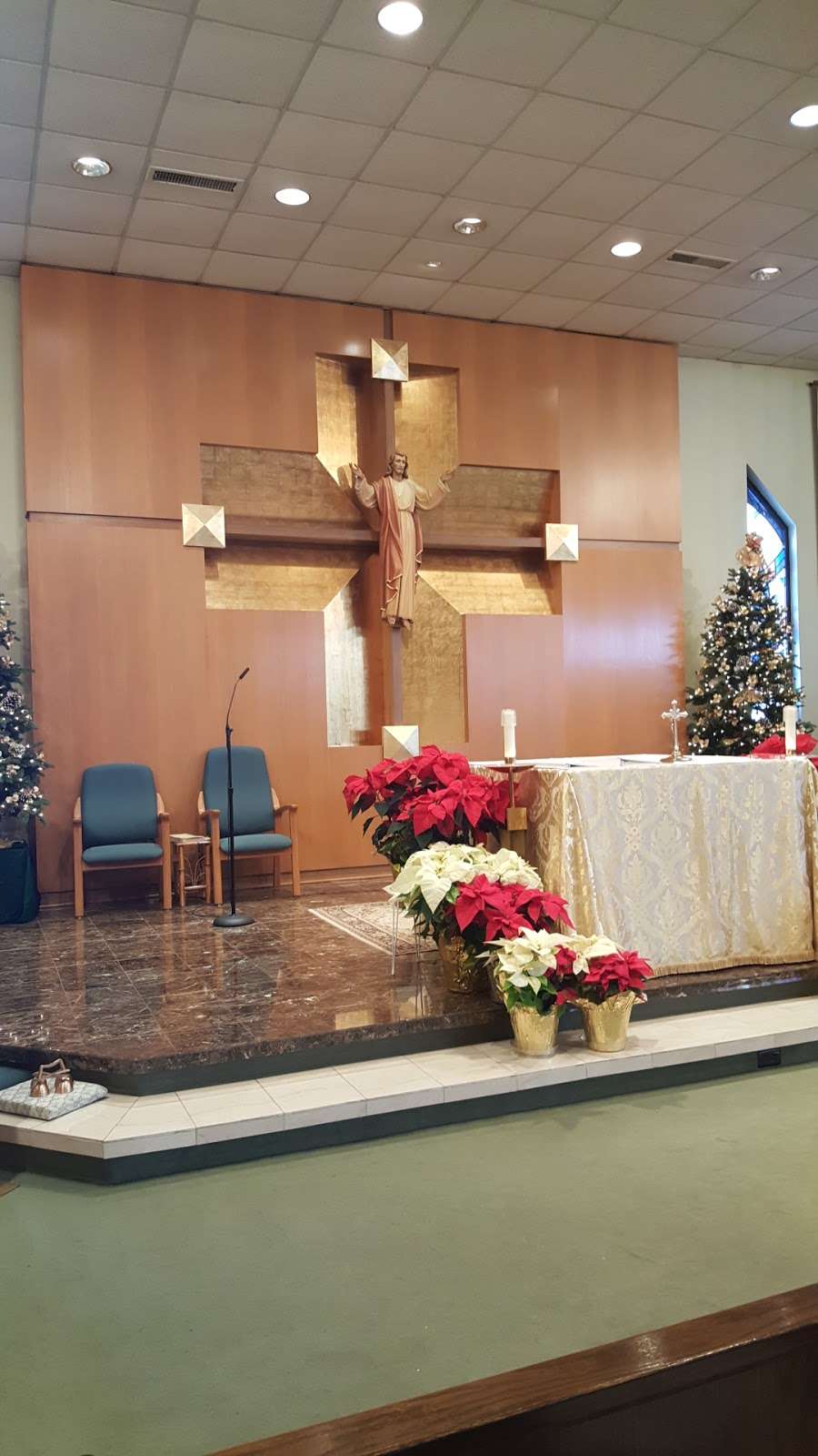 Most Holy Redeemer Roman Catholic Church | 133 Amboy Rd, Matawan, NJ 07747, USA | Phone: (732) 566-9334