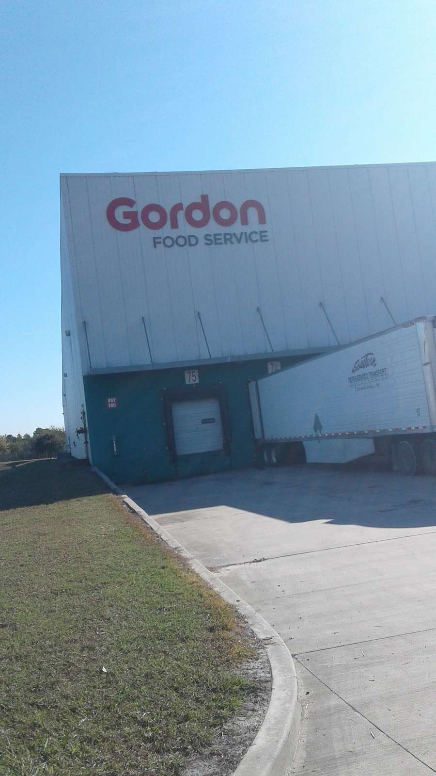 Gordon Food Service Houston Distribution Center | 11303 Antoine Dr, Houston, TX 77066 | Phone: (800) 989-6411