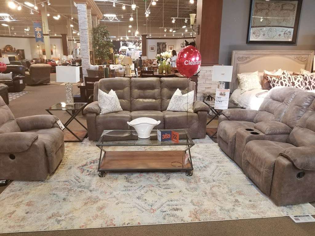 Ashley HomeStore | 9841 E US Hwy 36, Avon, IN 46123, USA | Phone: (317) 273-0605