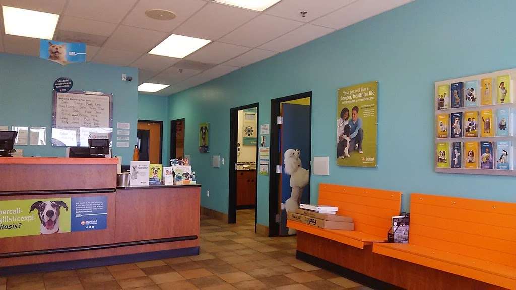 Banfield Pet Hospital | 15200 Shawnee Mission Pkwy, Shawnee, KS 66217 | Phone: (913) 962-2901