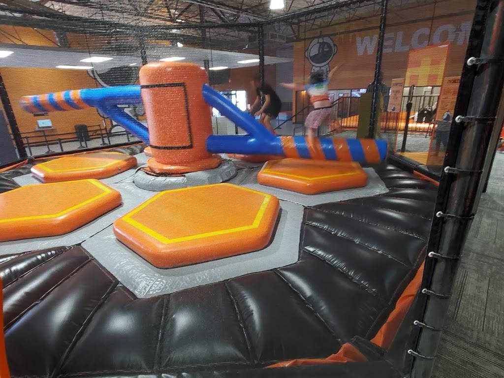 Big Air Trampoline Park | 2840 S Alma School Rd, Chandler, AZ 85286, USA | Phone: (480) 912-5454