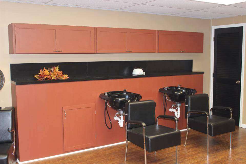 Scissorhands Salon | 215 W Ohio St, Clinton, MO 64735, USA | Phone: (660) 885-2262