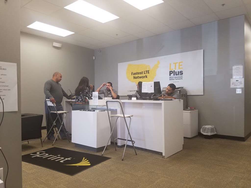 Sprint Store | 40 Rockland Plaza, Nanuet, NY 10954 | Phone: (845) 623-5700