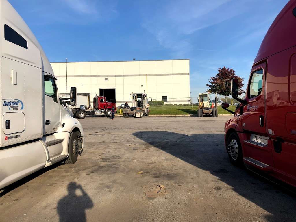 Roadrunner Freight | 250 E Old Chicago Dr, Bolingbrook, IL 60440, USA | Phone: (630) 679-2800