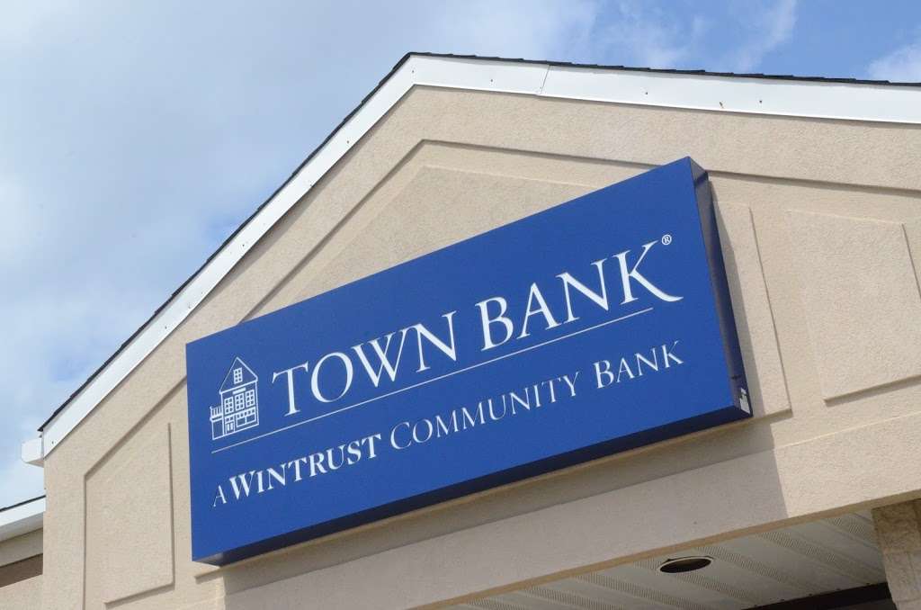 Town Bank | 550 Commercial Ct, Lake Geneva, WI 53147 | Phone: (262) 248-5189