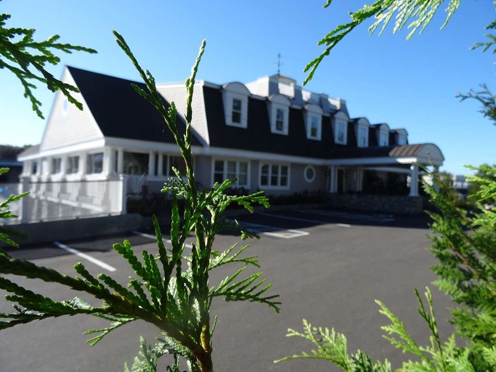 Greenwich Water Club | 49 River Rd, Cos Cob, CT 06807, USA | Phone: (203) 661-4033