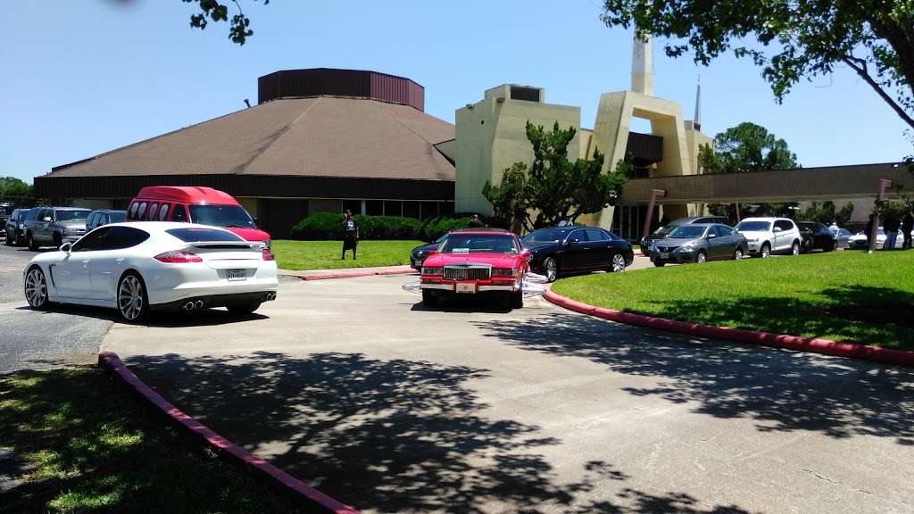 The Windsor Village Church Family 6011 W Orem Dr Houston Tx 77085 Usa