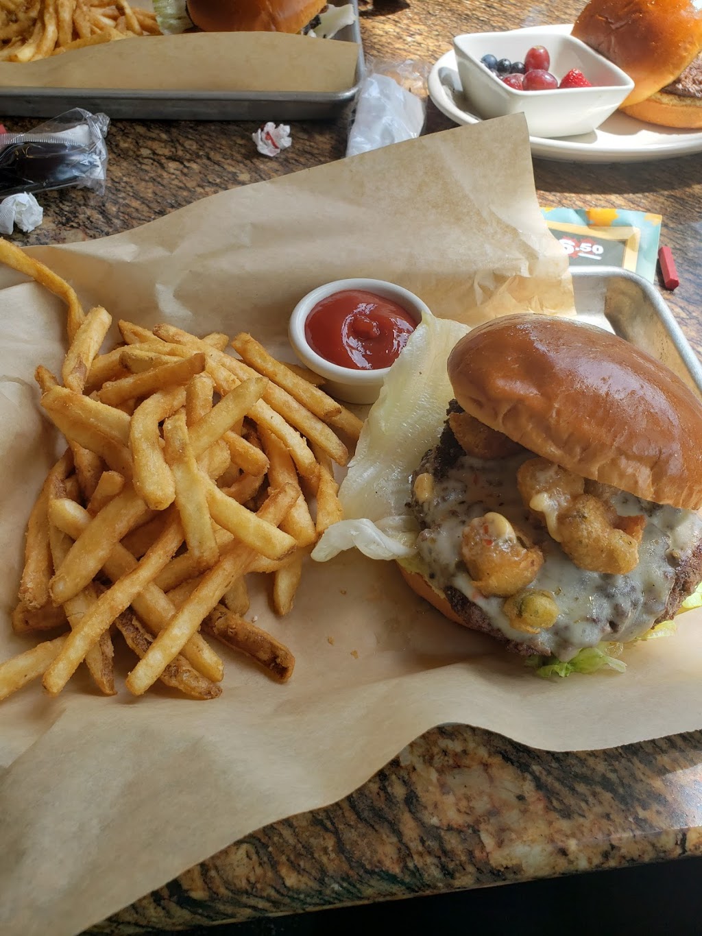 BJs Restaurant & Brewhouse | 4907 Gate Pkwy, Jacksonville, FL 32246, USA | Phone: (904) 998-0460