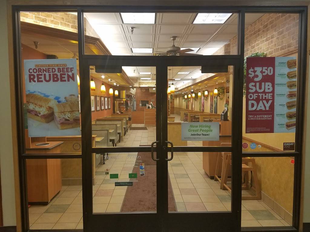 Subway | 1036 W Hwy 96 W, Shoreview, MN 55126 | Phone: (651) 255-3007