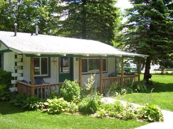 Duffys Cottages | W4086 Lake Shore Dr, Lake Geneva, WI 53147, USA | Phone: (262) 248-7100