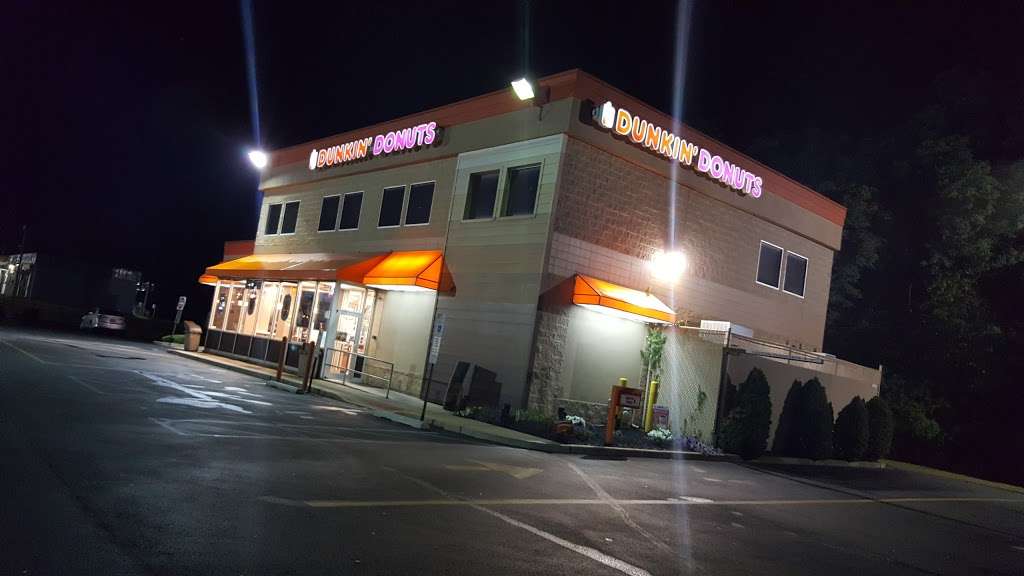 Dunkin Donuts | 555 Lincoln Hwy, Fairless Hills, PA 19030, USA | Phone: (215) 428-3600