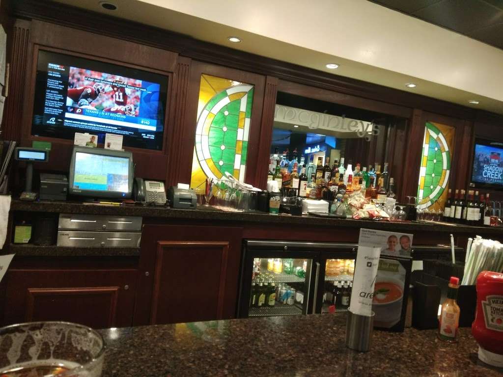 McGinleys Irish Pub | Terminal B, Newark, NJ 07114, USA