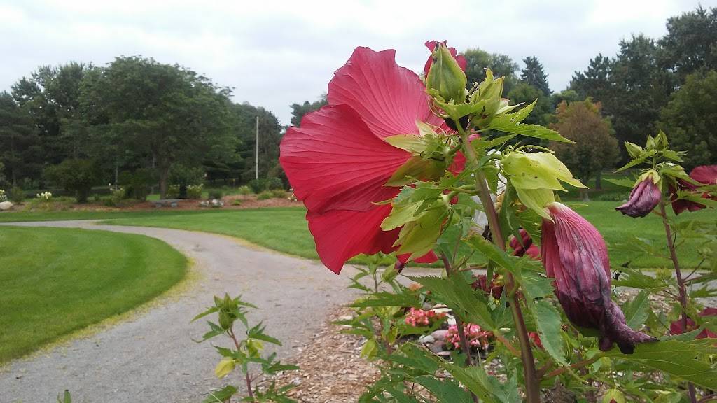 Muriel Sahlin Arboretum at Roseville Central Park | 2525 Dale St N, Roseville, MN 55113, USA | Phone: (651) 792-7006