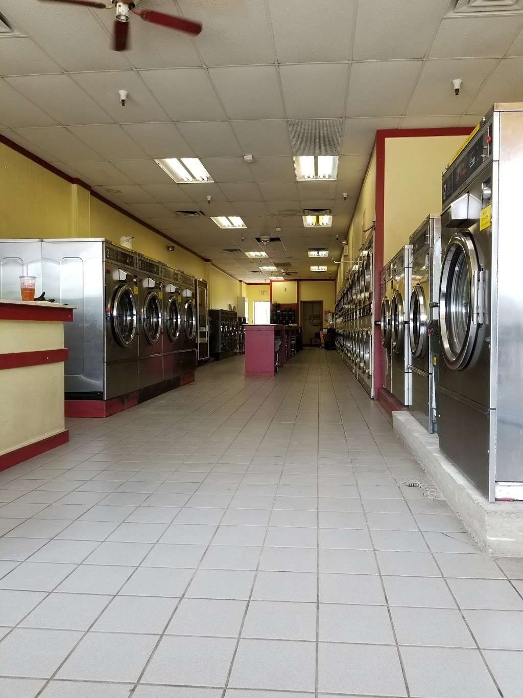 Speed Clean Laundromat | 421 Broadway, Gloucester City, NJ 08030, USA | Phone: (856) 456-7426