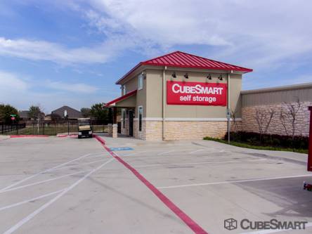 CubeSmart Self Storage | 3031 Equestrian Ln, Grand Prairie, TX 75052, USA | Phone: (469) 251-5395