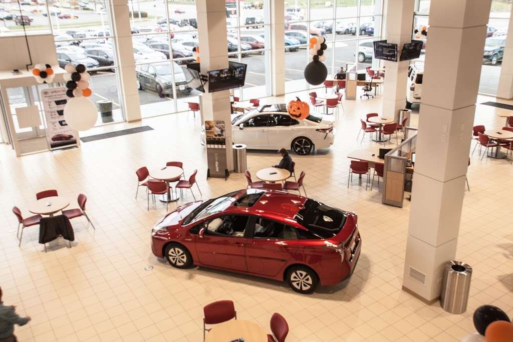 Romeoville Toyota | 684 S Weber Rd, Romeoville, IL 60446, USA | Phone: (815) 744-2760