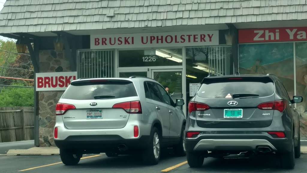 Bruski Upholstering | 1226 N River Rd, Mt Prospect, IL 60056, USA | Phone: (847) 824-4376