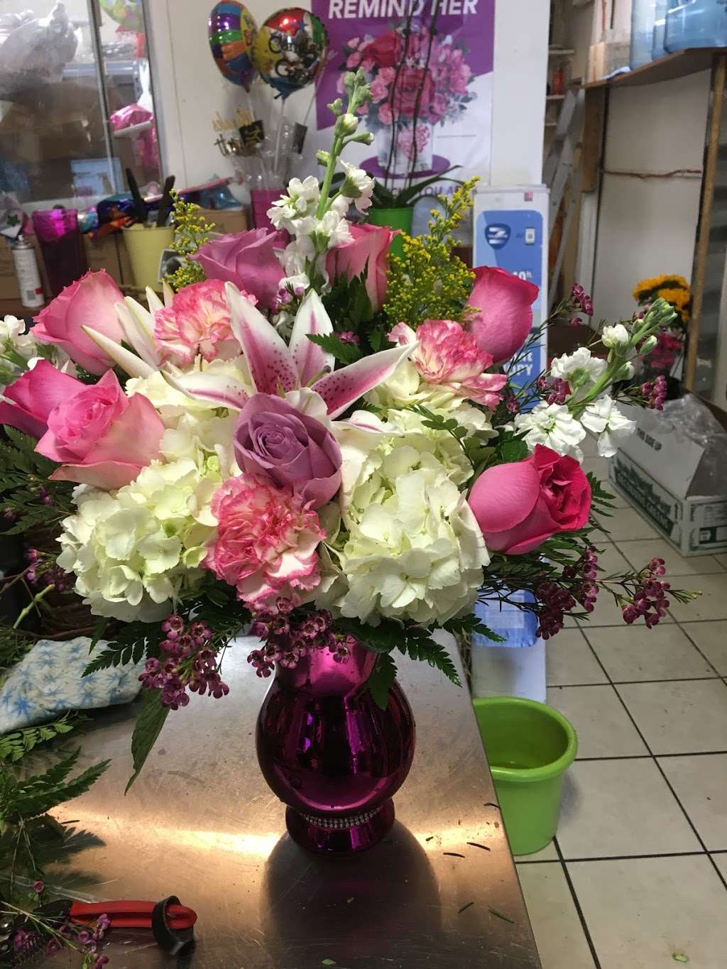 Friends Flowers | 2603 Hauser Blvd, Los Angeles, CA 90016, USA | Phone: (323) 879-3517