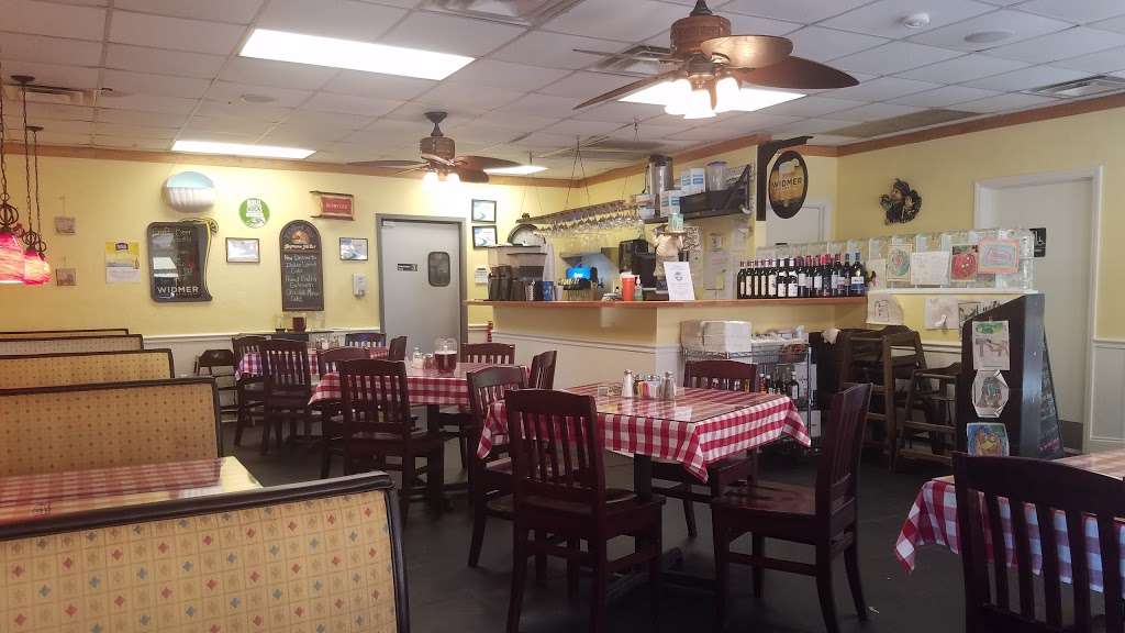 Lake Wylie Pizza and Italian Restaurant | 4074 Charlotte Hwy, Clover, SC 29710, USA | Phone: (803) 831-0855