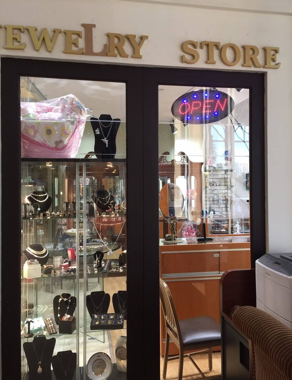 S & M Jewelry & Gifts | 19201 Collins Ave, Sunny Isles Beach, FL 33160 | Phone: (718) 708-2144