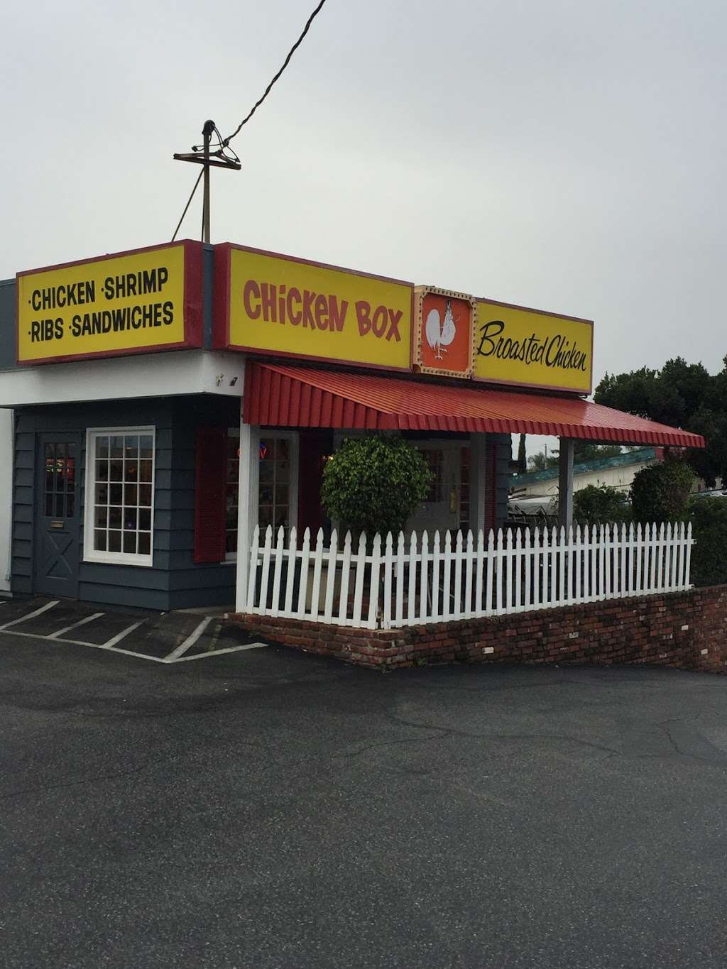 Chicken Box Broasted Chicken | 330 E Whittier Blvd, La Habra, CA 90631 | Phone: (562) 691-1701