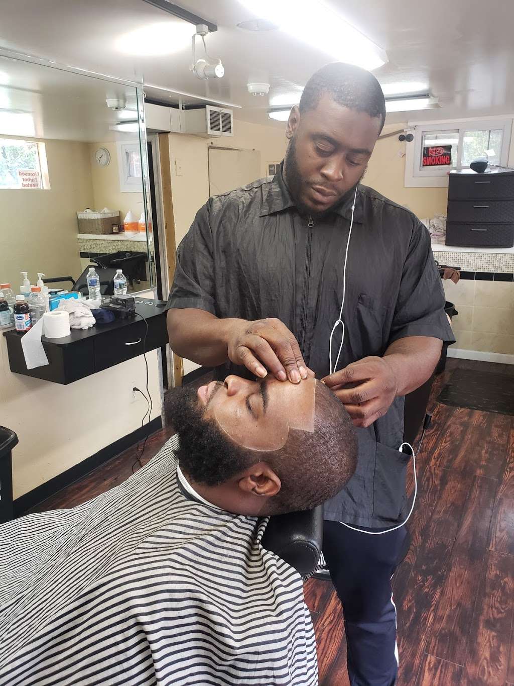 Superstars Barbershop | 500 Fern St, Darby, PA 19023, USA | Phone: (484) 494-6654