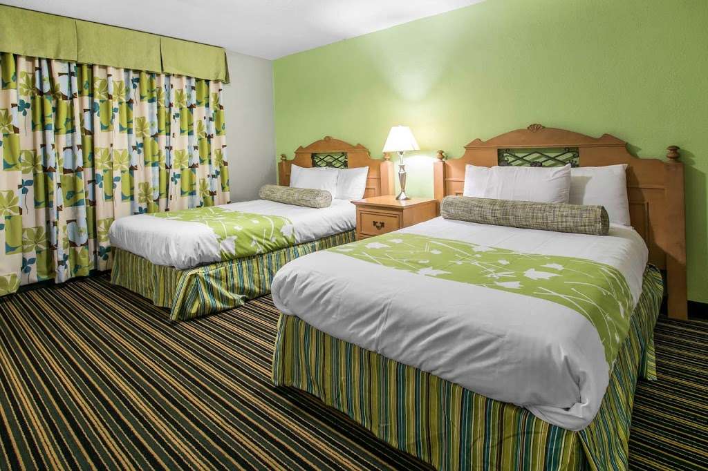 Rodeway Inn & Suites | 1911 Cypress Gardens Blvd, Winter Haven, FL 33884, USA | Phone: (863) 324-5994