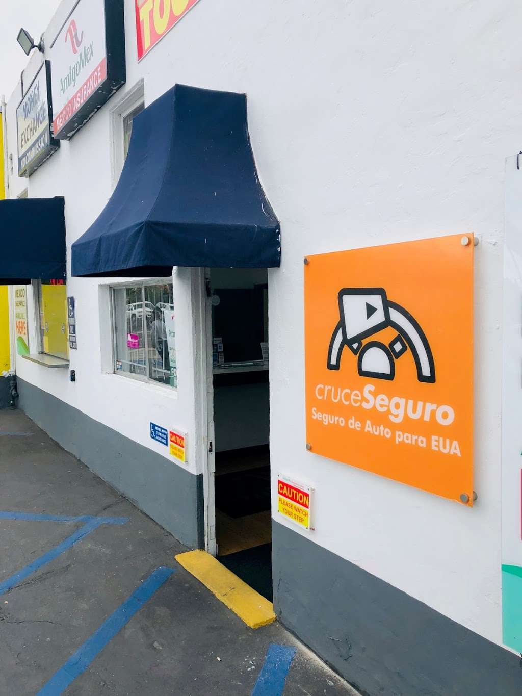 Seguro de Auto USA | cruceSeguro.com | 99 E San Ysidro Blvd, San Ysidro, CA 92173, USA | Phone: (619) 428-4200