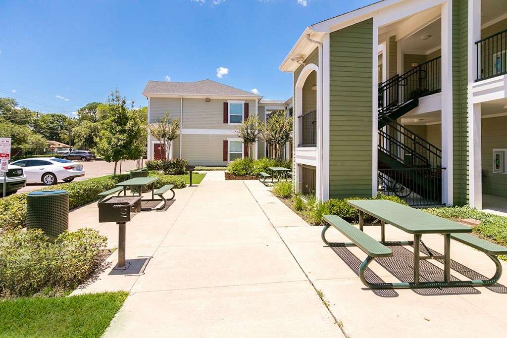 The Amelia Apartments | 2002 Johanna Dr, Houston, TX 77055, USA | Phone: (713) 588-5959
