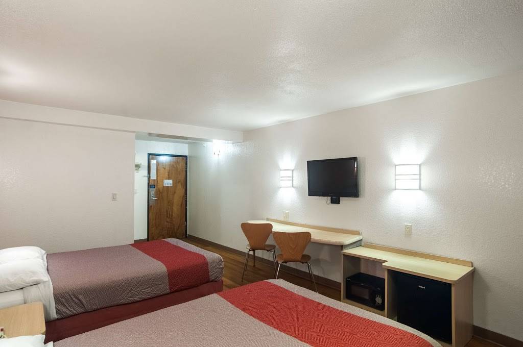 Motel 6 Oklahoma City, OK - South | 1337 SE 44th St, Oklahoma City, OK 73129, USA | Phone: (405) 601-3977