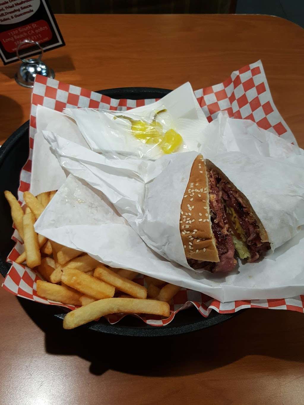 Fantasy Burgers | 1320 E South St, Long Beach, CA 90805, USA | Phone: (562) 422-2313