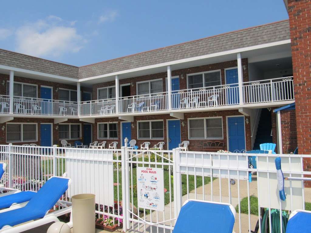 Colton Court Motor Inn | 105 Beach Ave, Cape May, NJ 08204, USA | Phone: (609) 884-5384