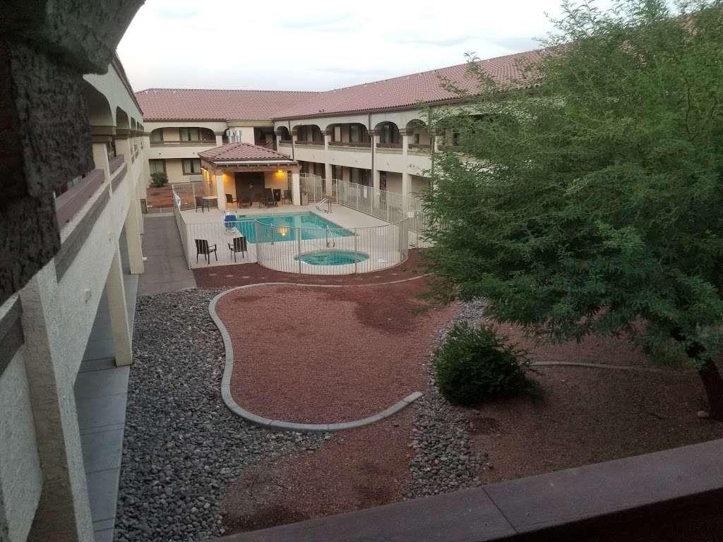 Premier Inns Tolleson | 8399 W Lynwood St, Tolleson, AZ 85353, USA | Phone: (623) 533-4660