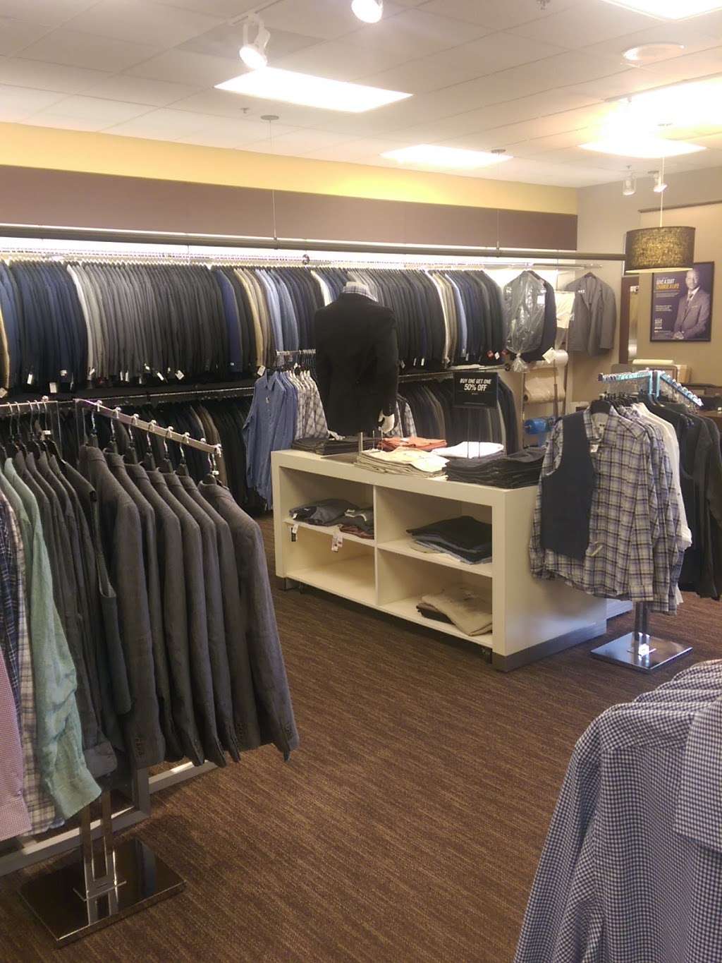 Mens Wearhouse | 2500 W International Speedway Blvd, Daytona Beach, FL 32114, USA | Phone: (386) 252-3160