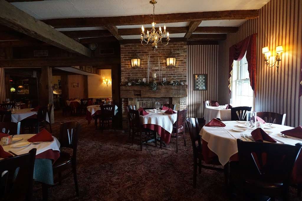 Lamplighter Restaurant & Pub | 190 W Main St, Chester, NJ 07930, USA | Phone: (908) 879-4080